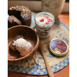 Ice cream strawberry cheese cake by falik farm