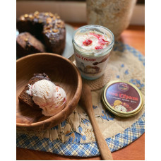 Ice cream strawberry cheese cake by falik farm